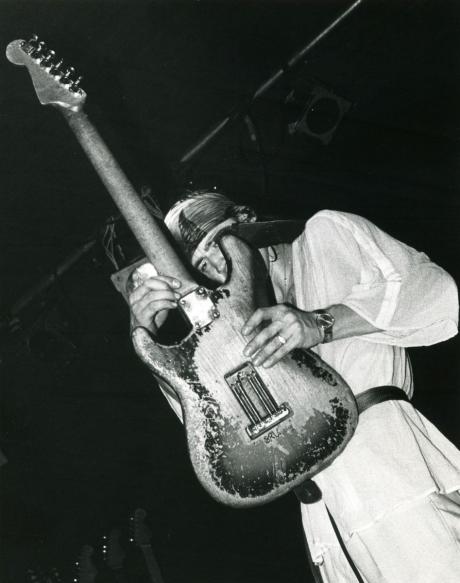 Bluesová síla kytaristy Stevie Ray Vaughana - kytarový majestát, který opustil tento svět před více než třiceti lety