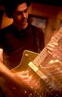 Dweezil Zappa - syn slavného otce a kytarový velik