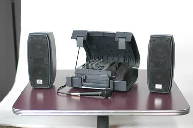 Peavey Messenger M100 - kufrové PA neboli PA v kufru