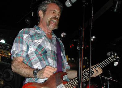 pódiové sestavy slavných baskytaristů  - Mike Watt