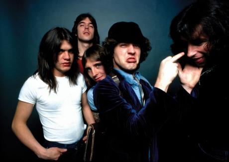 Mixy, které bychom měli znát! IV - AC/DC - Back in Black 