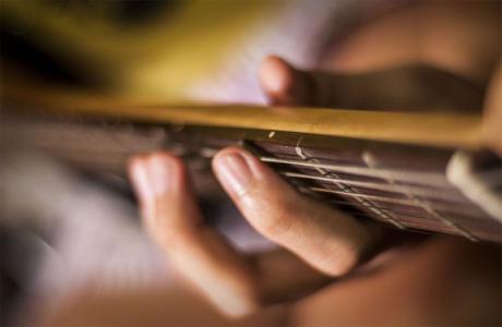 Kudy po hmatníku - praktické tipy pro kytaristy
