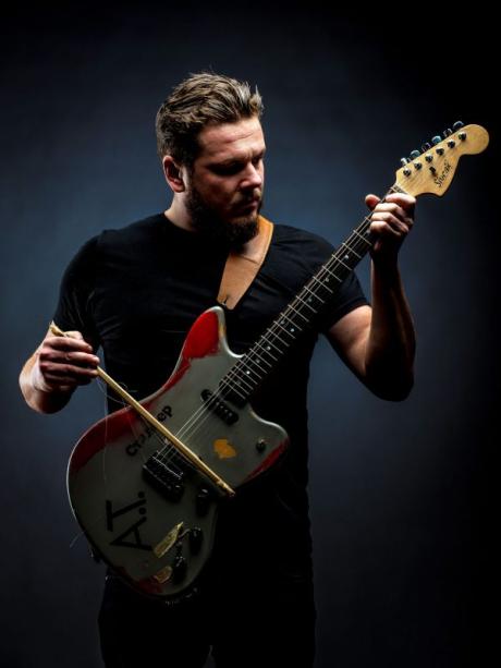 Volný skok do improvizace nemusí vyjít - technologie kytaristy Davida Kollara